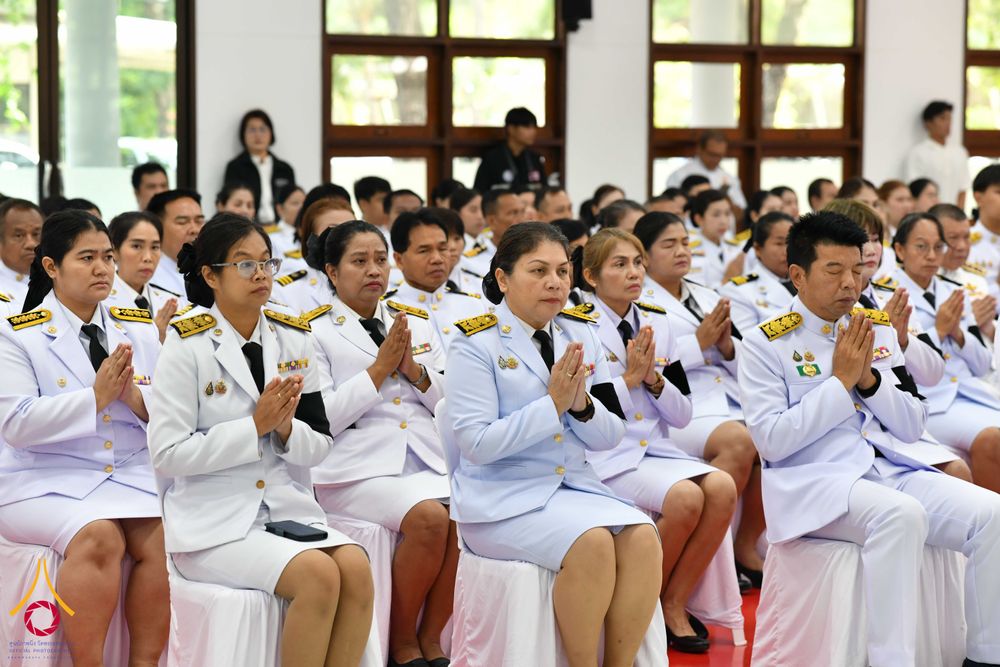 ภาพ No.344227:วันที่ 12 สิงหาคม พ.ศ. 2569  พสกนิกรชาวอำเภอคลองหลวง พร้อมใจร่วมพิธีสวดพระพุทธมนต์และทำบุญตักบาตรถวายพระราชกุศล เนื่องในวันคล้ายวันพระราชสมภพ สมเด็จพระบรมราชชนนีพันปีหลวง และวันแม่แห่งชาติ 12 สิงหาคม 2569