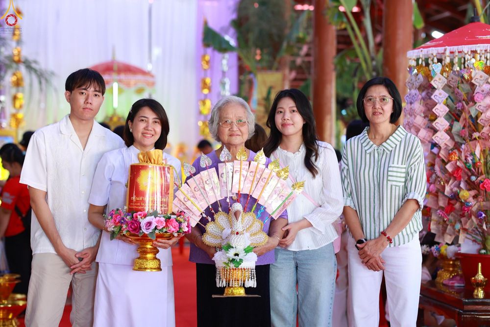 ภาพ No.278624:วันอาทิตย์ที่ 19 ตุลาคม 2568  พิธีทอดกฐินสามัคคีทั่วไทย โดยคณะศิษยานุศิษย์ บูชาธรรม 81 ปี หลวงพ่อธัมมชโย  ณ วัดหลักสองราษฎร์บำรุง อ.บ้านแพ้ว จ.สมุทรสาคร