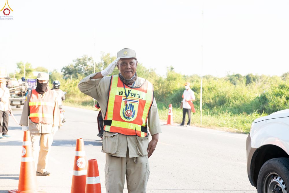 ภาพ No.301478:ภาพเบื้องหลังอาสาสมัครรวมใจ ชุดที่ 4 ในโครงการธรรมยาตรา กตัญญูบูชา มหาปูชนียาจารย์ พระมงคลเทพมุนี(สด จนฺทสโร) พระผู้ปราบมาร อนุสรณ์สถาน 7 แห่ง ปีที่ 14