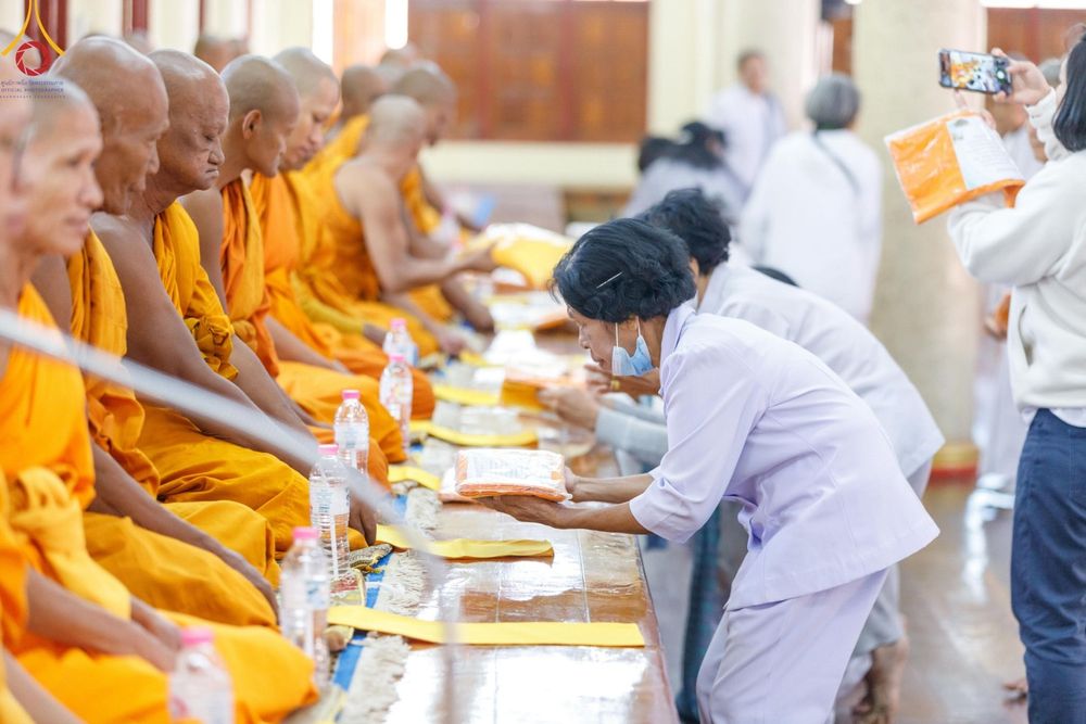 ภาพ No.195806:พิธีทอดผ้าป่าทำนุบำรุงศาสนสถาน ณ วัดตรีพาราสีมาเขต ต.สามเมือง อ.ลาดบัวหลวง จ.พระนครศรีอยุธยา ในโครงการธรรมยาตรา กตัญญูบูชา มหาปูชนียาจารย์ พระมงคลเทพมุนี(สด จนฺทสโร) พระผู้ปราบมาร อนุสรณ์สถาน 7 แห่ง ปีที่ 13 วันที่ 13 มกราคม พ.ศ. 2568