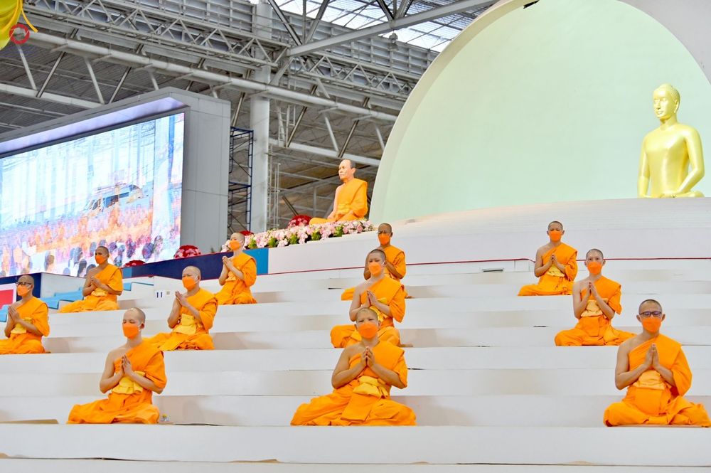 ภาพ No.86884:พิธีตักบาตร , พิธีบูชาข้าวพระ , พิธีจุดเทียนใจ ไฟนิรันดร์ อนันตชัย ในวันอาทิตย์ต้นเดือน 3 กันยายน พ.ศ. 2566 ณ วัดพระธรรมกาย