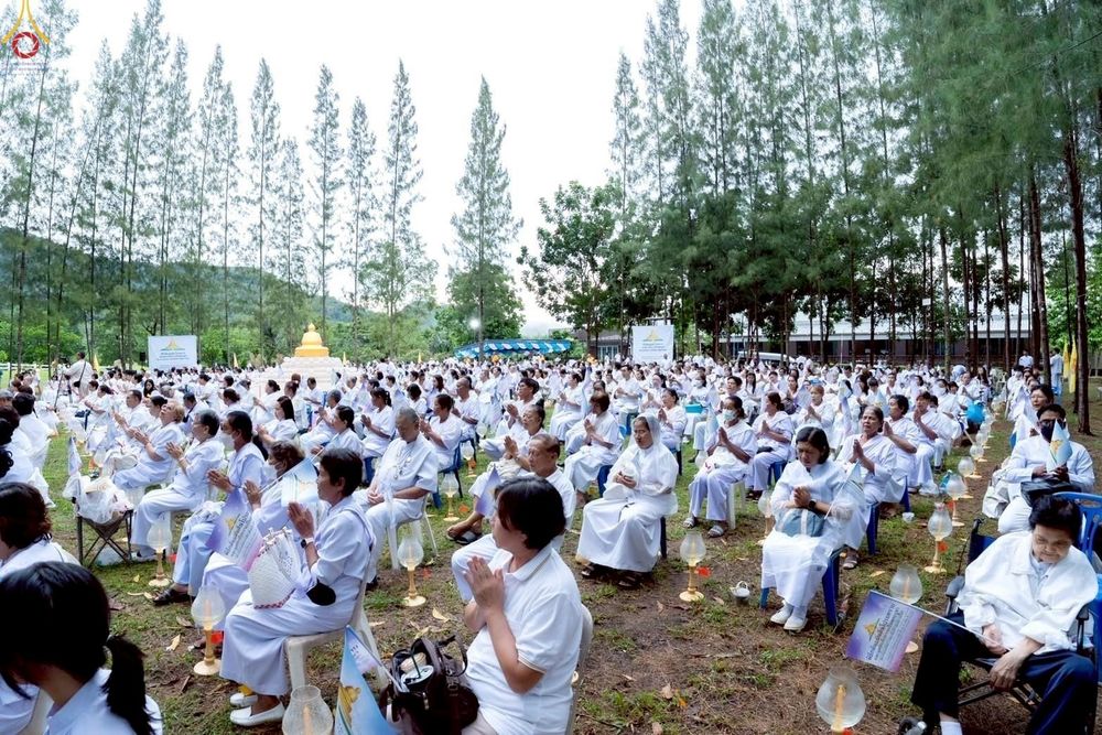 ภาพ No.238391:วันเสาร์ที่ 9 สิงหาคม พ.ศ. 2568 พิธีกลั่นแผ่นดิน โปรยทราย และจุดประทีปถวายเป็นพุทธบูชา จ.ระยอง สถาปนาองค์พระเจดีย์เพื่อสร้างสันติภาพโลก ณ ศูนย์ปฏิบัติธรรมระยอง(บ้านช่องลม) ต.บางบุตร อ.บ้านค่าย จ.ระยอง