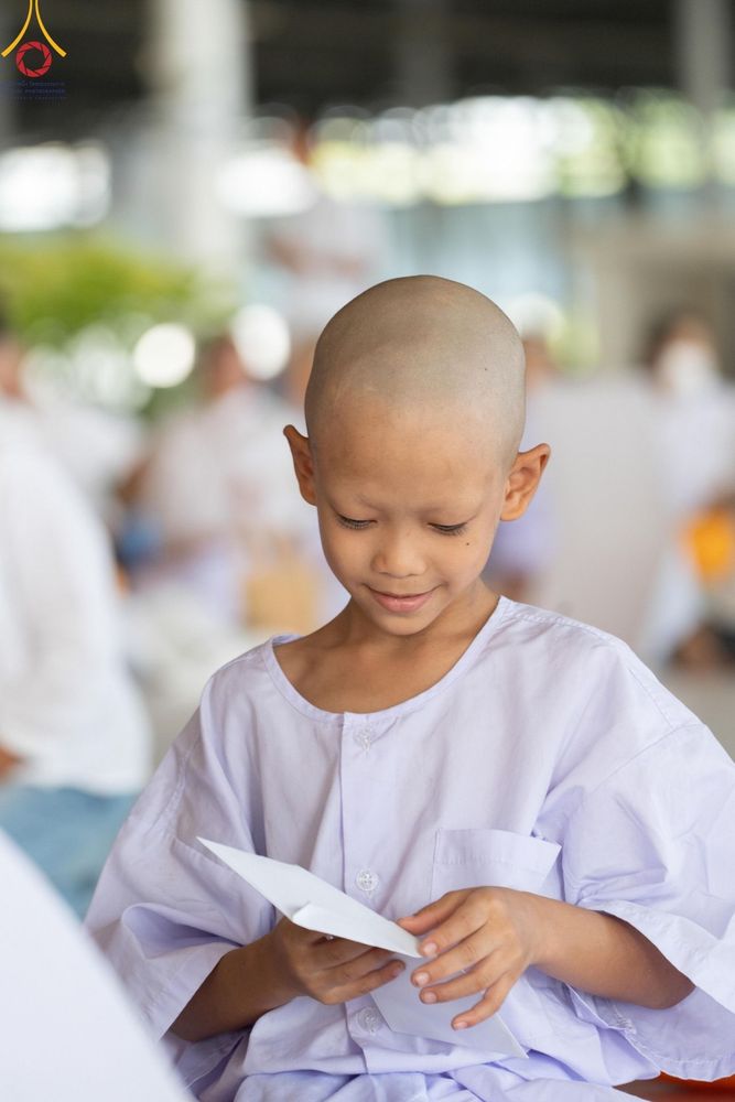 ภาพ No.133952:พิธีขอขมามอบผ้าไตร โครงการบรรพชาสามเณร ศูนย์อบรมวัดพระธรรมกาย ณ วัดพระธรรมกาย วันเสาร์ที่ 6 เมษายน พ.ศ. 2567