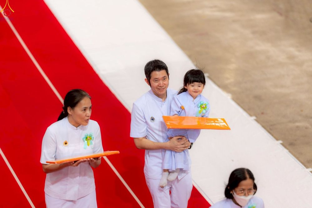 ภาพ No.277527:วันอาทิตย์ต้นเดือนที่ 7 ธันวาคม พ.ศ.2568 พิธีทอดผ้าป่าต้นสมบัติจักรพรรดิ ณ สภาธรรมกายสากล วัดพระธรรมกาย