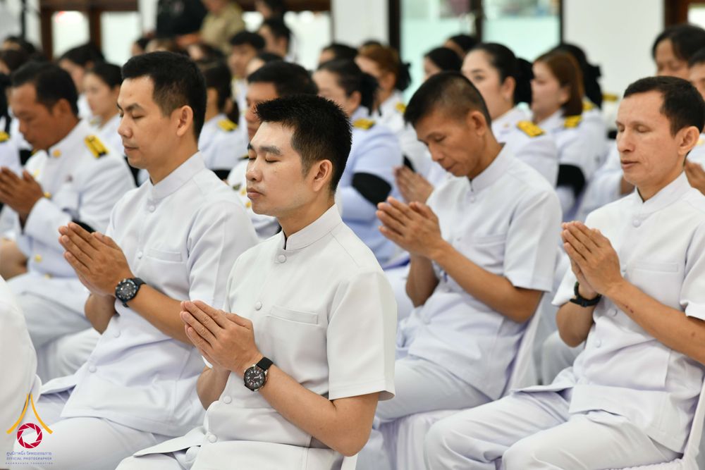 ภาพ No.344203:วันที่ 12 สิงหาคม พ.ศ. 2569  พสกนิกรชาวอำเภอคลองหลวง พร้อมใจร่วมพิธีสวดพระพุทธมนต์และทำบุญตักบาตรถวายพระราชกุศล เนื่องในวันคล้ายวันพระราชสมภพ สมเด็จพระบรมราชชนนีพันปีหลวง และวันแม่แห่งชาติ 12 สิงหาคม 2569