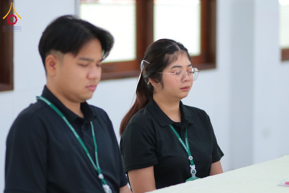 ภาพ No.327452:วันศุกร์ที่ 1 พฤษภาคม พ.ศ. 2569 รวมใจพสกนิกรชาวอำเภอคลองหลวง ประดิษฐ์ดอกไม้จันทน์ เพื่อใช้ในพิธีถวายดอกไม้จันทน์ในงานพระราชพิธีถวายพระเพลิงพระบรมศพ สมเด็จพระนางเจ้าสิริกิติ์ พระบรมราชินีนาถ พระบรมราชชนนีพันปีหลวง ณ วัดพระธรรมกาย