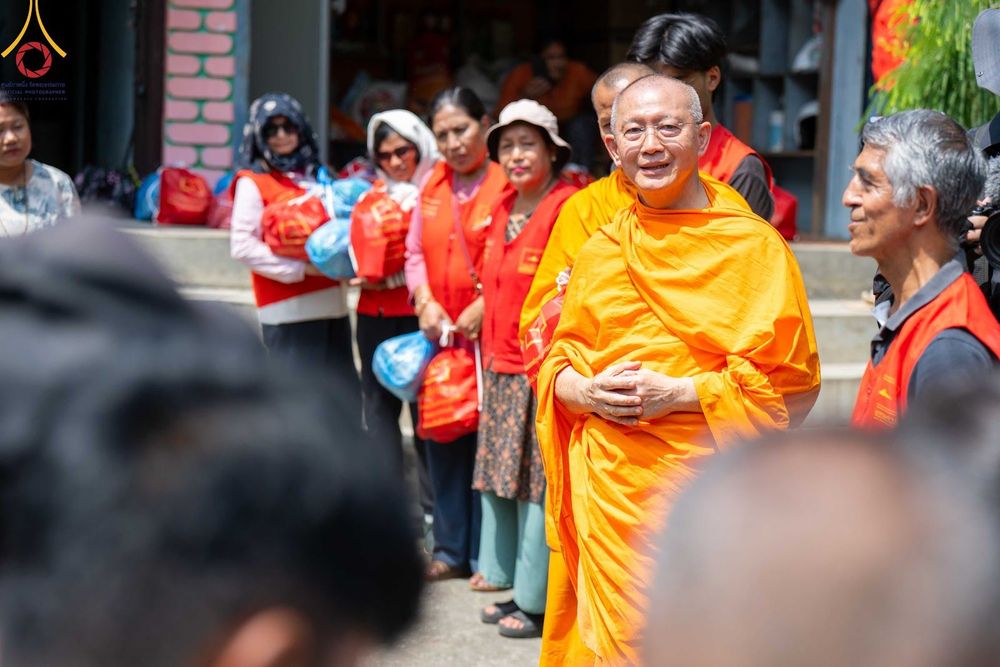 ภาพ No.348034:วันที่ 8 กันยายน พ.ศ.2569 พระธรรมฑูตไทย สายอินเดีย เนปาล พร้อมด้วยคณะสงฆ์เนปาล  วัดไทยลุมพินี วัดพระธรรม และมูลนิธิธรรมกาย ร่วมช่วยเหลือผู้ประสบภัยน้ำท่วมประเทศเนปาล