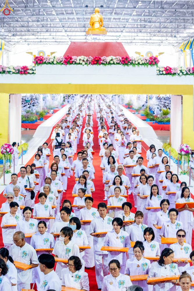 ภาพ No.318483:วันอาทิตย์ต้นเดือนที่ 5 เมษายน พ.ศ.2569 พิธีทอดผ้าป่าสมทบมหาสังฆทาน 40,000 กว่าวัดทั่วประเทศ ณ สภาธรรมกายสากล วัดพระธรรมกาย