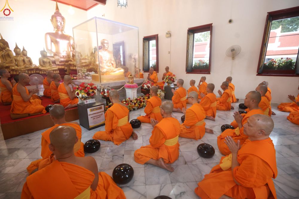 ภาพ No.297754:วันที่ 18 มกราคม พ.ศ. 2569 พิธีตักบาตรพระธรรมยาตรา ณ วัดโบสถ์บน ต.บางคูเวียง จ.นนทบุรี อนุสรณ์สถานลำดับที่ 4 สถานที่เกิดด้วยกายธรรม ในโครงการธรรมยาตรา กตัญญูบูชา มหาปูชนียาจารย์ พระมงคลเทพมุนี(สด จนฺทสโร) พระผู้ปราบมาร อนุสรณ์สถาน 7 แห่ง ปีที่ 14