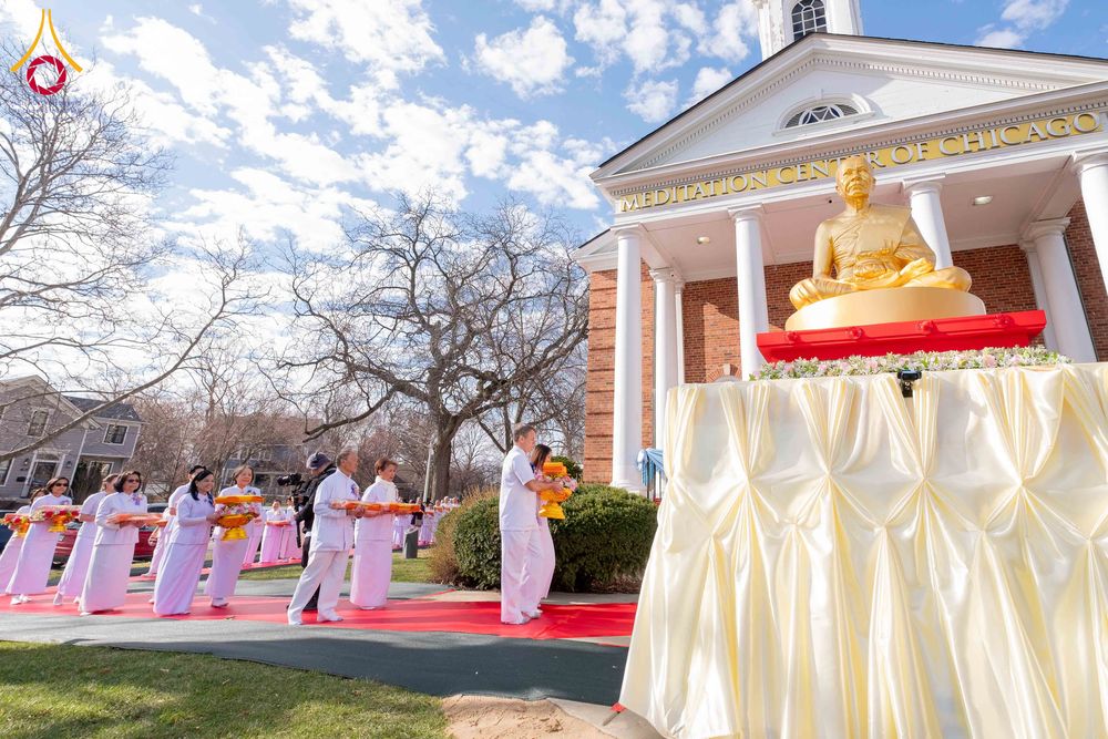 ภาพ No.318947:วันที่ 29 มีนาคม พ.ศ.2569 พิธีทอดผ้าป่าวัดพระธรรมกาย 20 ศูนย์สาขา และการประชุมภาคพื้นอเมริกา ไตรมาสที่ 1/2569 วัดพระธรรมกายชิคาโก ประเทศสหรัฐอเมริกา