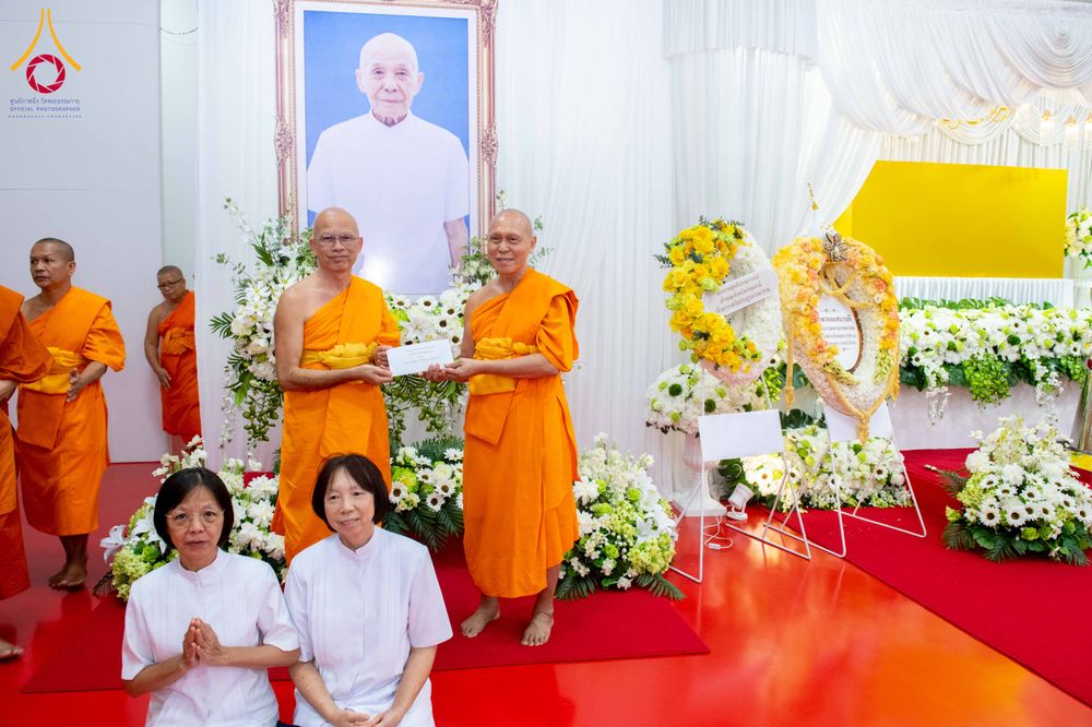 ภาพ No.314605:วันศุกร์ที่ 20 มีนาคม พ.ศ. 2569 พิธีบำเพ็ญกุศล คุณพ่อณรงค์ จินตมากุล โยมบิดา พระครูปลัดรัตนวีรวัฒน์ (รังสฤษดิ์ อิทฺธิจินตโก) ที่ปรึกษาเจ้าคณะจังหวัดปทุมธานี เจ้าอาวาสวัดพระธรรมกาย  ณ ห้องปลูกศรัทธา 2 วัดพระธรรมกาย ปทุมธานี