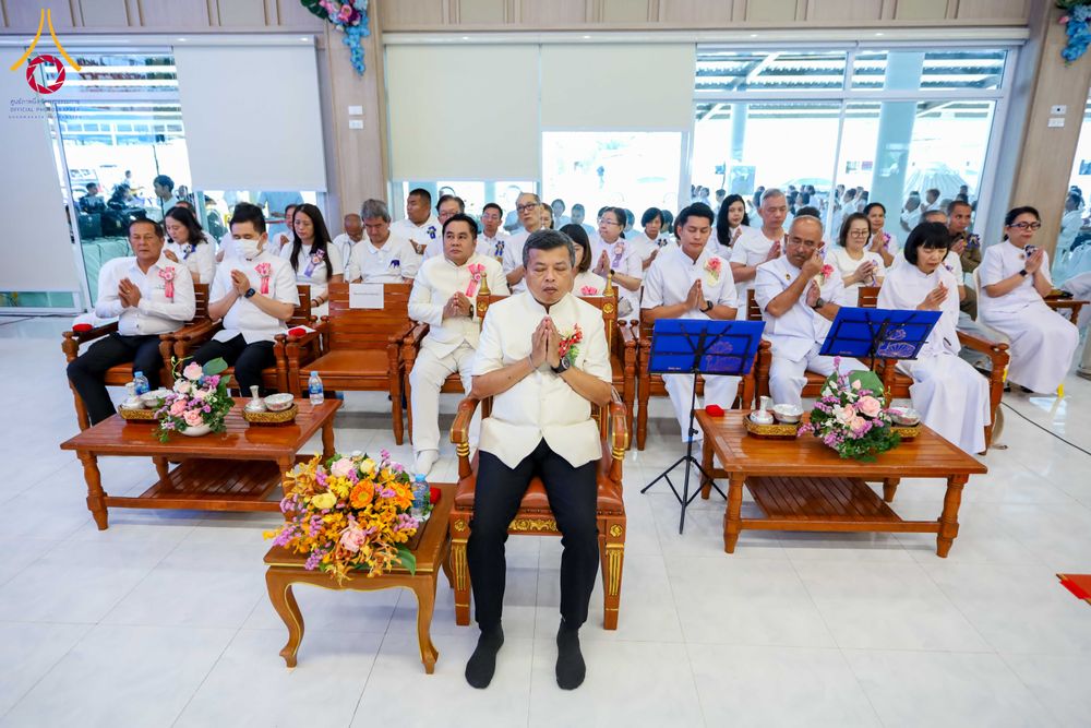 ภาพ No.313745:วันเสาร์ที่ 14 มีนาคม พ.ศ. 2569 พิธีตักบาตรแด่คณะสงฆ์ 323 วัด 4 จังหวัดชายแดนภาคใต้ พิธีถวายสังฆทานแด่คณะสงฆ์ 323 วัด ปีที่ 22 ครั้งที่ 183 พิธีมอบกองทุนหนุนแรงใจช่วยครูใต้ ปีที่ 19 ครั้งที่ 146 และพิธีทำบุญอุทิศส่วนกุศลให้ผู้วายชนม์ ณ ศูนย์ปฏิบัติธรรมภา