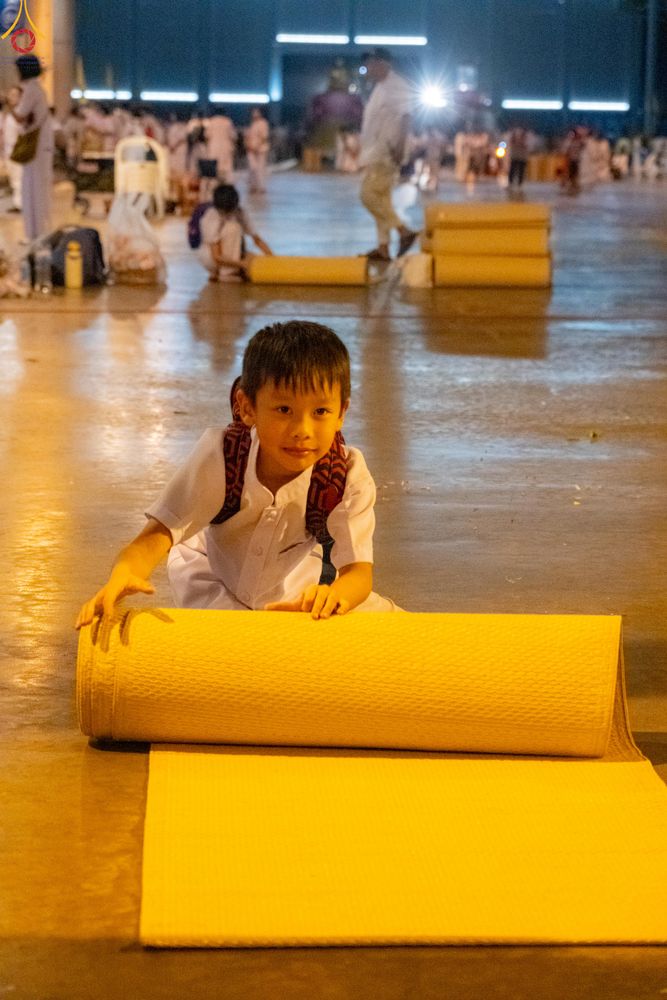 ภาพ No.296111:ภาพเบื้องหลังอาสาสมัครรวมใจ ชุดที่ 1 ในโครงการธรรมยาตรา กตัญญูบูชา มหาปูชนียาจารย์ พระมงคลเทพมุนี(สด จนฺทสโร) พระผู้ปราบมาร อนุสรณ์สถาน 7 แห่ง ปีที่ 14