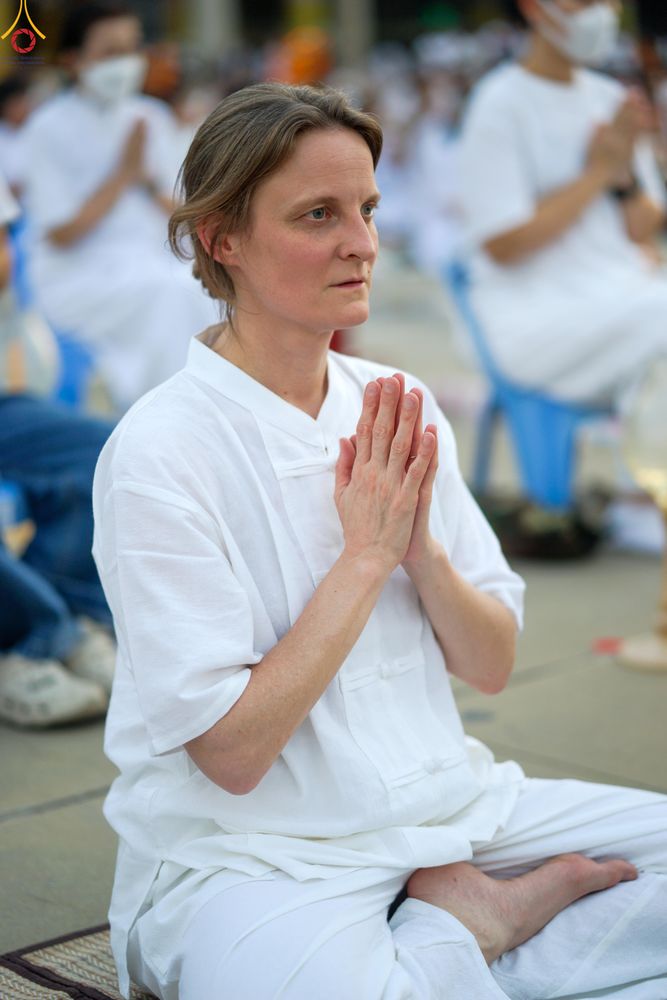 ภาพ No.307919:วันที่ 31 มกราคม พ.ศ. 2569 พิธีจุดประทีปธรรมถวายเป็นพุทธบูชา  และบูชาธรรมมหาปูชนียาจารย์ (ภาพชุดที่ 2) ณ วัดพระธรรมกาย ปทุมธานี ในโครงการธรรมยาตรา กตัญญูบูชา มหาปูชนียาจารย์ พระมงคลเทพมุนี(สด จนฺทสโร) พระผู้ปราบมาร อนุสรณ์สถาน 7 แห่ง ปีที่ 14