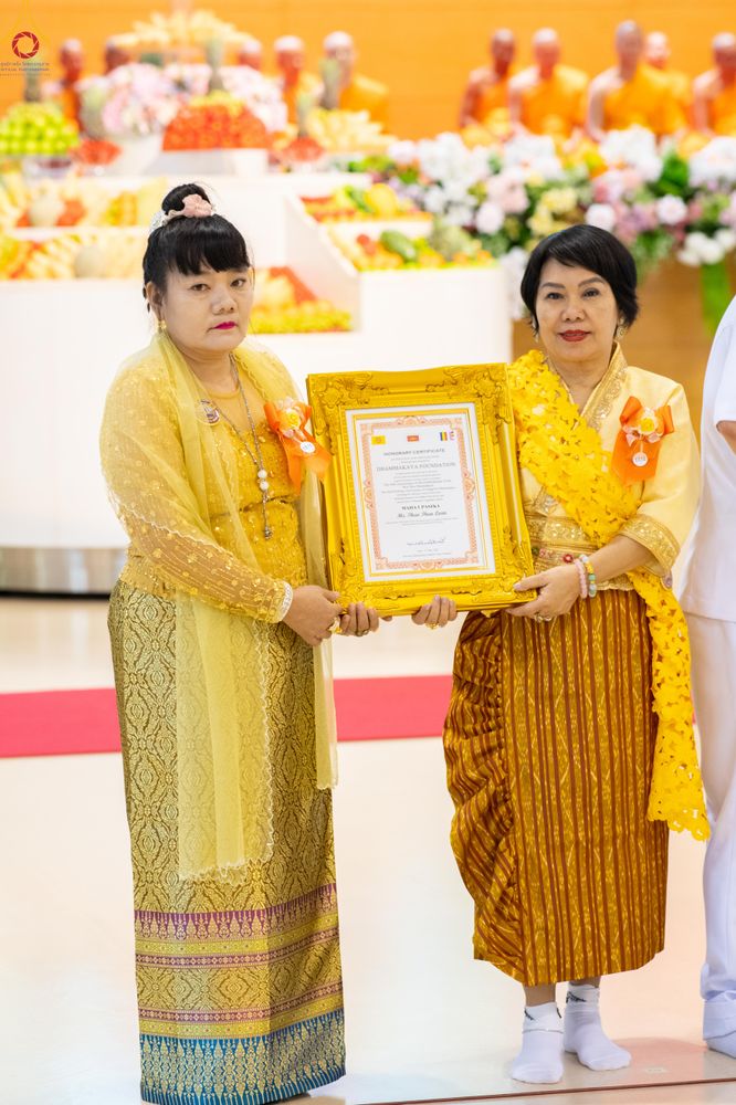 ภาพ No.327800:วันที่ 3 พฤษภาคม พ.ศ.2569 พิธีรับมอบพระบรมสารีริกธาตุ จากสาธารณรัฐแห่งสหภาพเมียนมา ณ ห้องแก้วสารพัดนึก วัดพระธรรมกาย