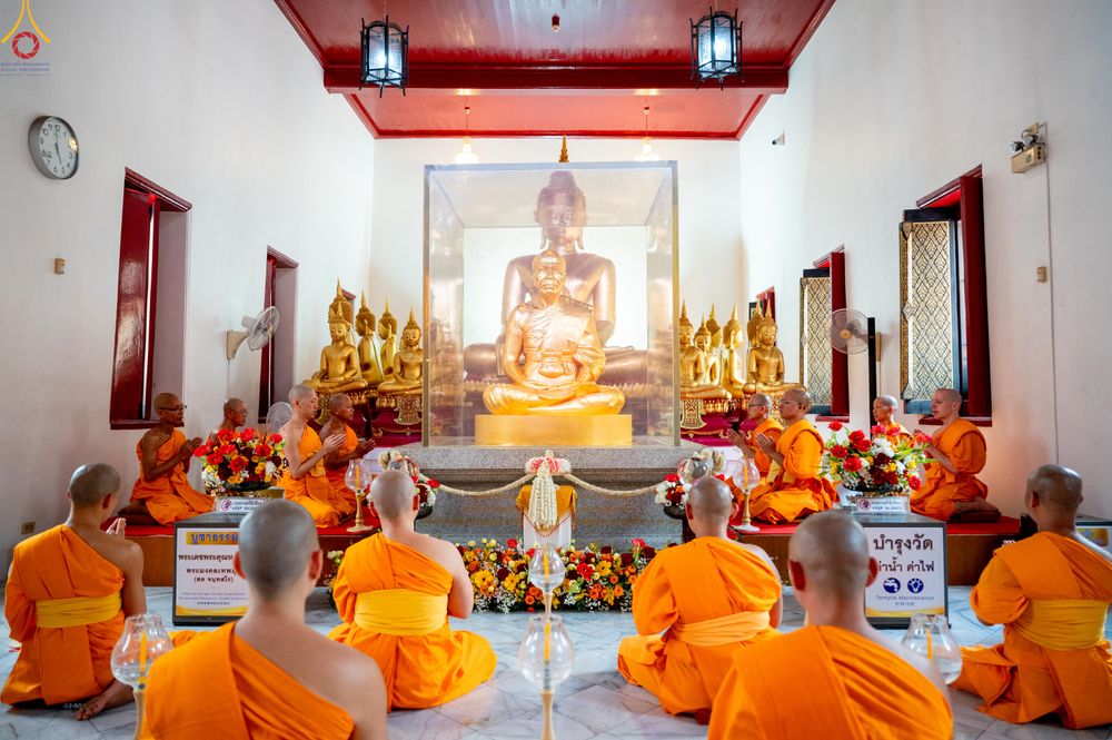 ภาพ No.296820:วันที่ 17 มกราคม พ.ศ. 2569 พิธีจุดประทีปถวายเป็นพุทธบูชา และบูชาธรรมมหาปูชนียาจารย์  ณ วัดโบสถ์บน ต.บางคูเวียง จ.นนทบุรี อนุสรณ์สถานลำดับที่ 4 สถานที่เกิดด้วยกายธรรม ในโครงการธรรมยาตรา กตัญญูบูชา มหาปูชนียาจารย์ พระมงคลเทพมุนี(สด จนฺทสโร) พระผู้ปราบมาร อ