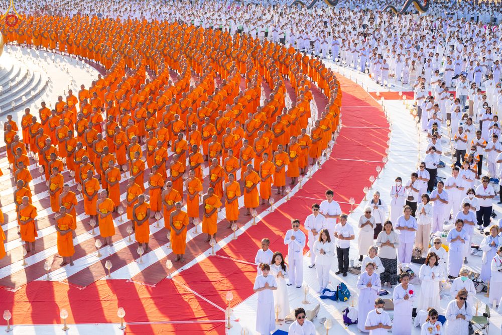 ภาพ No.301935:วันที่ 23 มกราคม พ.ศ. 2569 พิธีจุดประทีปธรรมถวายเป็นพุทธบูชา และบูชาธรรมมหาปูชนียาจารย์  ณ อนุสรณ์สถานลำดับที่ 5 สถานที่เผยแผ่วิชชาธรรมกายครั้งแรก อนุสรณ์สถานบางปลา วัดบางปลา อำเภอบางเลน จังหวัดนครปฐม ในโครงการธรรมยาตรา กตัญญูบูชา มหาปูชนียาจารย์ พระมงคล