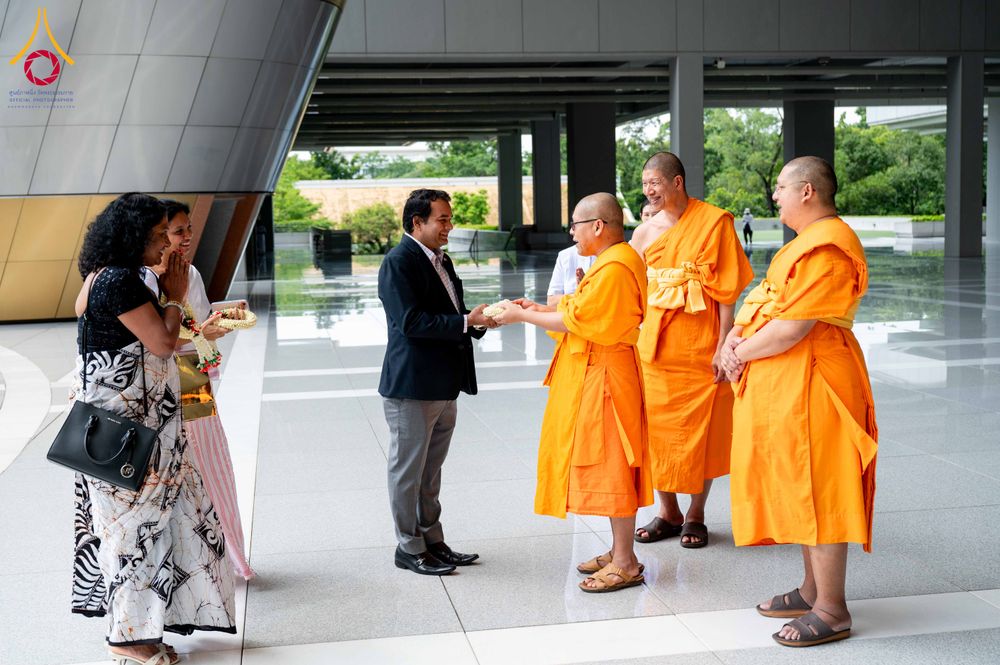 ภาพ No.340092:วันที่ 21 กรกฎาคม พ.ศ. 2569 เอกอัครราชทูตศรีลังกาประจำประเทศไทย เยี่ยมชมวัดพระธรรมกาย กระชับความสัมพันธ์ทางศาสนา