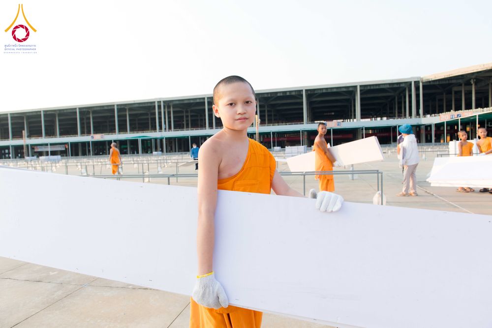 ภาพ No.326499:วันที่ 26 -27 เมษาบน พ.ศ.2569 การเก็บงานแผ่นหน้าโต๊ะที่ลานธรรม งานถวายมหาสังฆทาน 40,000 กว่าวัดทั่วประเทศ ณ ลานธรรม วัดพระธรรมกาย