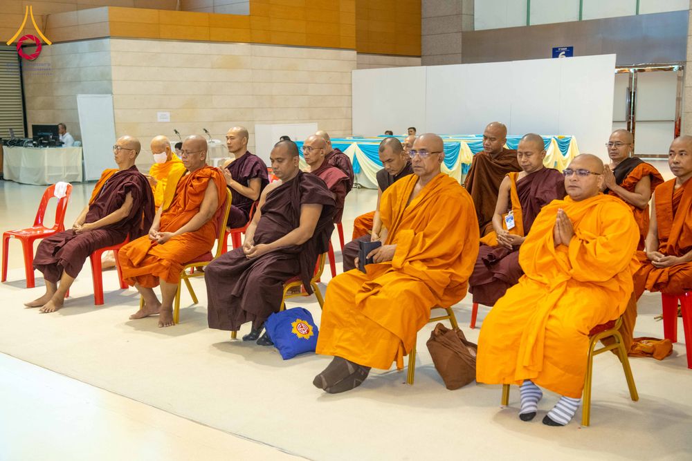 ภาพ No.325627:วันที่ 26 เมษายน พ.ศ.2569 กิจกรรมงานบุญวันอาทิตย์ สาธุชนปฏิบัติธรรมร่วมกัน ณ ห้องแก้วสารพัด 1 วัดพระธรรมกาย ปทุมธานี