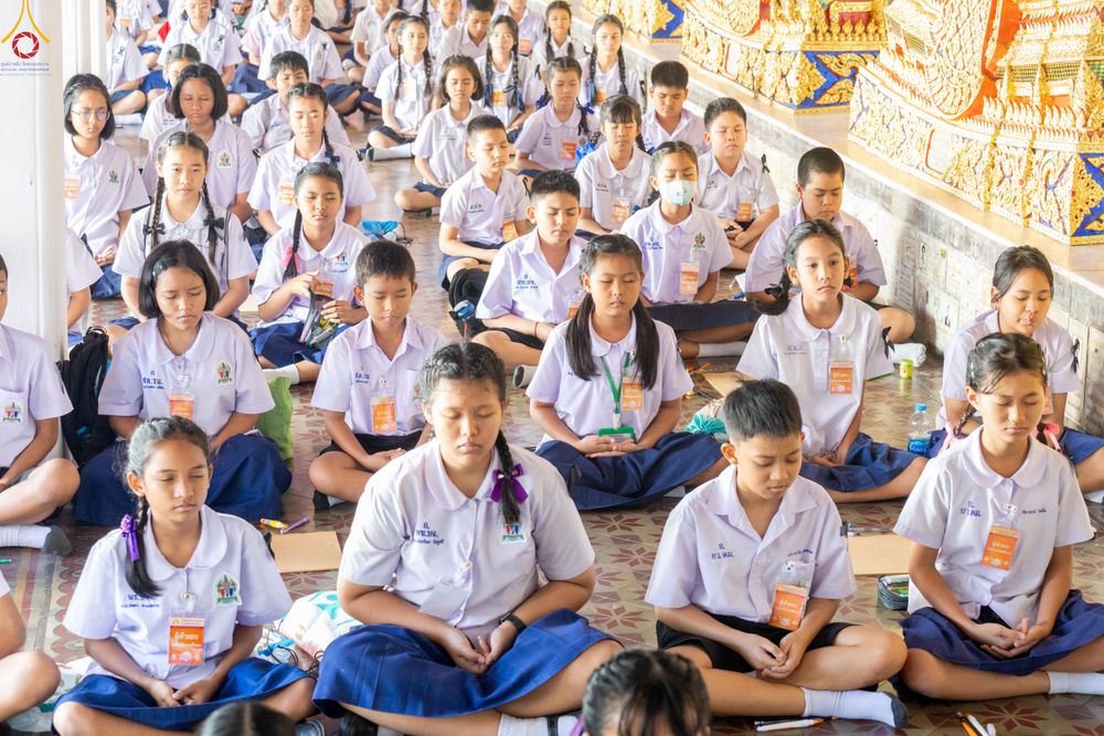 ภาพ No.288947:วันพุธที่ 17 ธันวาคม พ.ศ.2568 กิจกรรมเยาวชนไทยรวมใจทำความดี "เด็กดีมหานคร ต้นแบบด้านศีลธรรม" แข่งขันสอบตอบปัญหาศีลธรรมในพระพุทธศาสนา ครั้งที่ 7 และวันรวมพลังเด็กดี V-Star ประจำปี 2568 ณ วัดมหาธาตุยุวราชรังสฤษฎิ์ราชวรมหาวิหาร กรุงเทพมหานคร