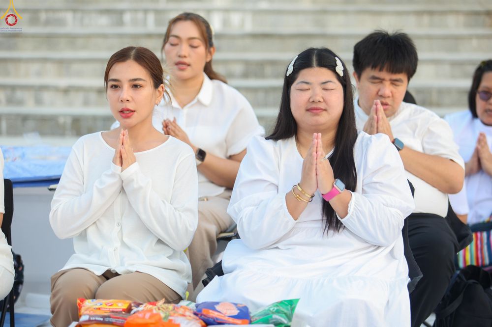 ภาพ No.302468:วันที่ 24 มกราคม พ.ศ. 2569 พิธีตักบาตรพระธรรมยาตรา ณ อนุสรณ์สถานลำดับที่ 5 สถานที่เผยแผ่วิชชาธรรมกายครั้งแรก อนุสรณ์สถานบางปลา วัดบางปลา อำเภอบางเลน จังหวัดนครปฐม ในโครงการธรรมยาตรา กตัญญูบูชา มหาปูชนียาจารย์ พระมงคลเทพมุนี(สด จนฺทสโร) พระผู้ปราบมาร อนุส