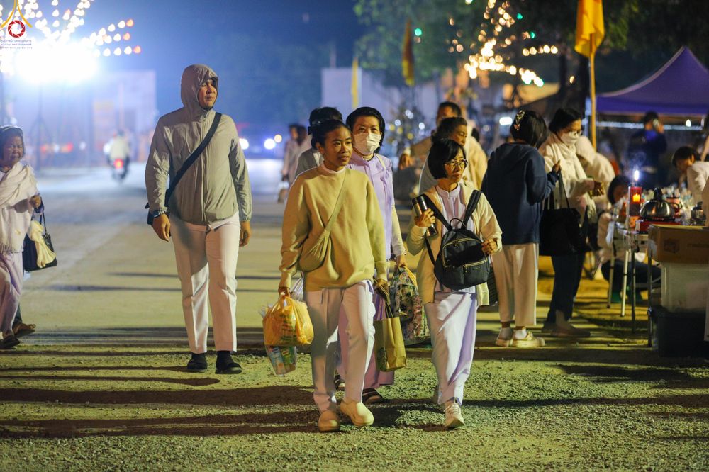 ภาพ No.292334:วันที่ 11 มกราคม พ.ศ. 2569 พิธีตักบาตรพระธรรมยาตรา ณ อนุสรณ์สถานคลองบางนางแท่น อ.สามพราน จ.นครปฐม ในโครงการธรรมยาตรา กตัญญูบูชา มหาปูชนียาจารย์ พระมงคลเทพมุนี(สด จนฺทสโร) พระผู้ปราบมาร อนุสรณ์สถาน 7 แห่ง ปีที่ 14