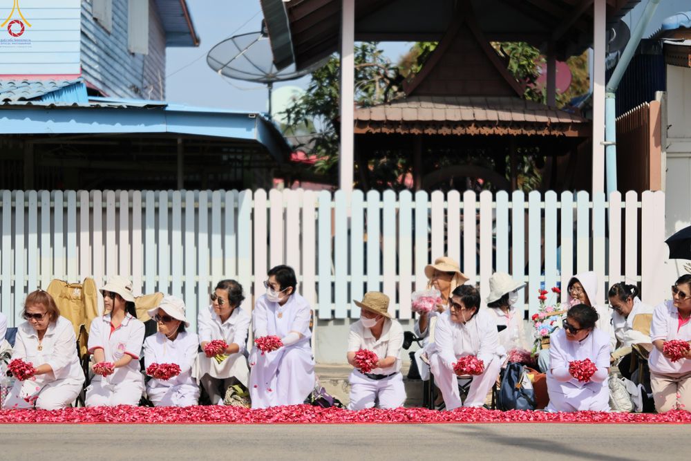 ภาพ No.287415:วันที่ 3 มกราคม พ.ศ. 2569 พิธีต้อนรับพระธรรมยาตรา ในโครงการธรรมยาตรา กตัญญูบูชา มหาปูชนียาจารย์ พระมงคลเทพมุนี(สด จนฺทสโร) พระผู้ปราบมาร อนุสรณ์สถาน 7 แห่ง ปีที่ 14 ณ อนุสรณ์สถานมหาวิหารพระมงคลเทพมุนี (โลตัสแลนด์) อ.สองพี่น้อง จ.สุพรรณบุรี