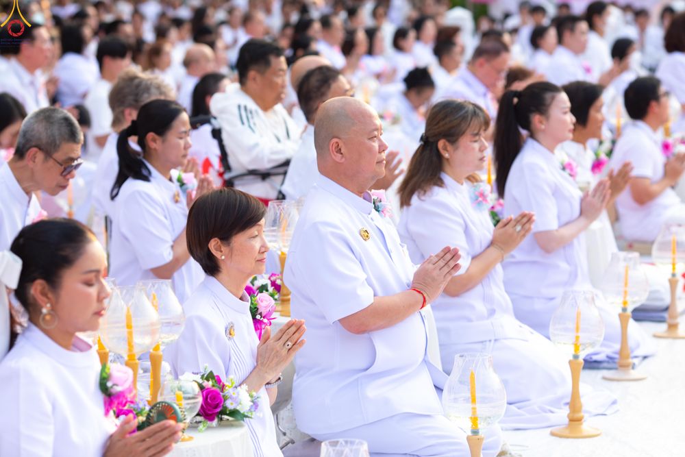 ภาพ No.296971:วันที่ 17 มกราคม พ.ศ. 2569 พิธีจุดประทีปถวายเป็นพุทธบูชา และบูชาธรรมมหาปูชนียาจารย์  ณ วัดโบสถ์บน ต.บางคูเวียง จ.นนทบุรี อนุสรณ์สถานลำดับที่ 4 สถานที่เกิดด้วยกายธรรม ในโครงการธรรมยาตรา กตัญญูบูชา มหาปูชนียาจารย์ พระมงคลเทพมุนี(สด จนฺทสโร) พระผู้ปราบมาร อ