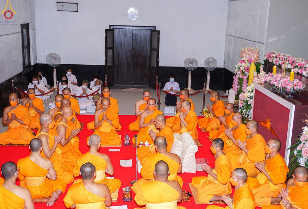 ภาพ No.80143:พิธีอุปสมบทในโครงการอุปสมบทหมู่รุ่นวันคุ้มครองโลก ณ อุโบสถ วัดพระธรรมกาย วันที่ 10 -11 เมษายน พ.ศ. 2566
