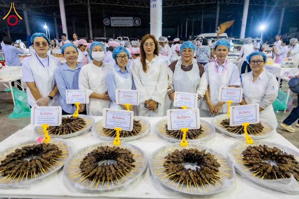 ภาพ No.306121:วันที่ 30 มกราคม พ.ศ. 2569 พิธีถวายภัตตาหารเป็นสังฆทาน แด่พระธรรมยาตรา ณ วัดพระธรรมกาย  จังหวัดปทุมธานี ในโครงการธรรมยาตรา กตัญญูบูชา มหาปูชนียาจารย์ พระมงคลเทพมุนี(สด จนฺทสโร) พระผู้ปราบมาร อนุสรณ์สถาน 7 แห่ง ปีที่ 14