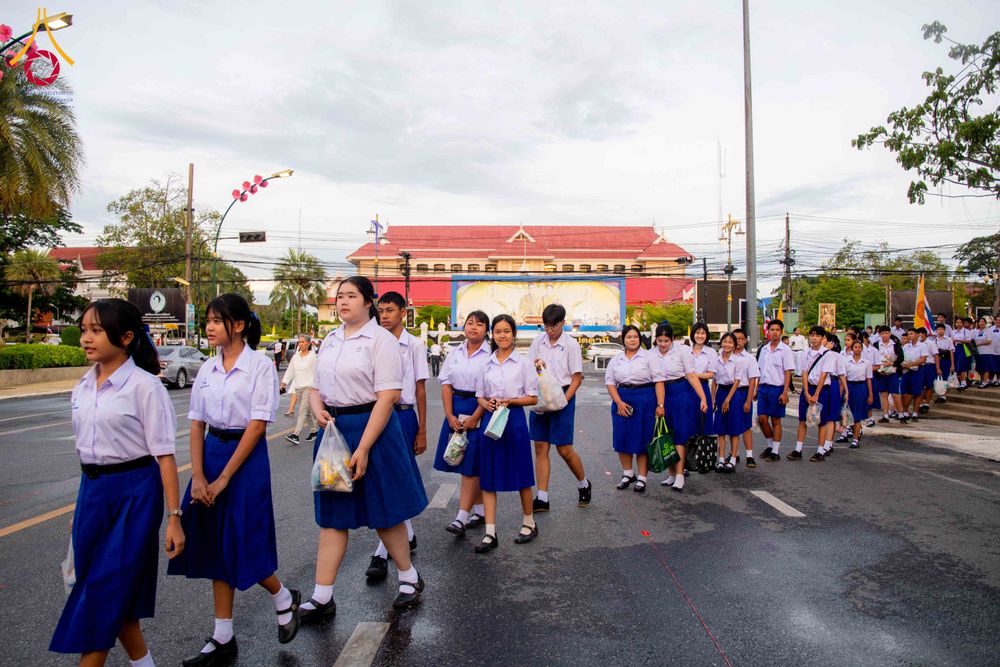 ภาพ No.329474:วันอาทิตย์ที่ 24 พฤษภาคม พ.ศ. 2569 พิธีตักบาตรพระ 1,000 รูป เพื่อถวายเป็นพุทธบูชาในเทศกาลวิสาขบูชาโลก และ ถวายเป็นพระราชกุศล  ณ ลานศิลปวัฒนธรรม เมืองปัตตานี จ.ปัตตานี
