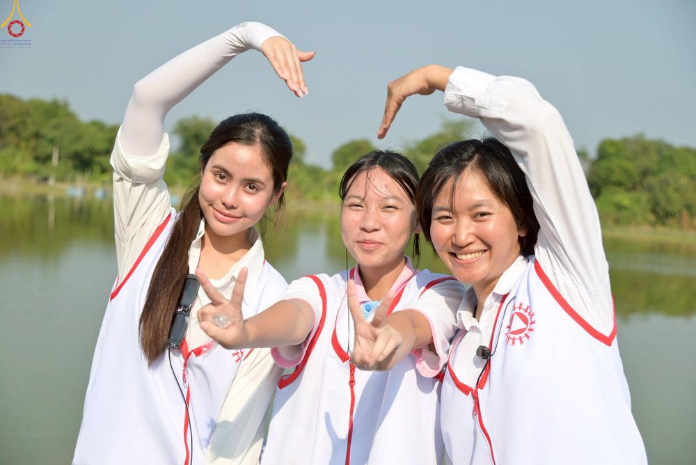 ภาพ No.306789:ภาพเบื้องหลังอาสาสมัครรวมใจ ชุดที่ 5 ในโครงการธรรมยาตรา กตัญญูบูชา มหาปูชนียาจารย์ พระมงคลเทพมุนี(สด จนฺทสโร) พระผู้ปราบมาร อนุสรณ์สถาน 7 แห่ง ปีที่ 14