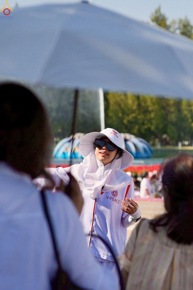 ภาพ No.296100:ภาพเบื้องหลังอาสาสมัครรวมใจ ชุดที่ 1 ในโครงการธรรมยาตรา กตัญญูบูชา มหาปูชนียาจารย์ พระมงคลเทพมุนี(สด จนฺทสโร) พระผู้ปราบมาร อนุสรณ์สถาน 7 แห่ง ปีที่ 14