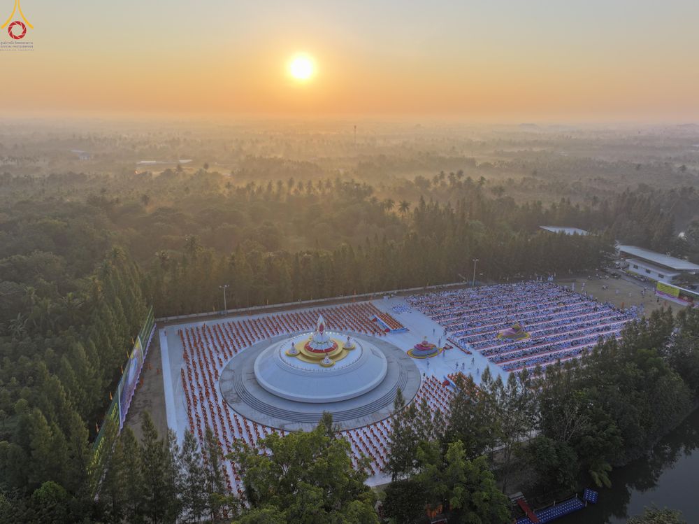 ภาพ No.292339:วันที่ 11 มกราคม พ.ศ. 2569 พิธีตักบาตรพระธรรมยาตรา ณ อนุสรณ์สถานคลองบางนางแท่น อ.สามพราน จ.นครปฐม ในโครงการธรรมยาตรา กตัญญูบูชา มหาปูชนียาจารย์ พระมงคลเทพมุนี(สด จนฺทสโร) พระผู้ปราบมาร อนุสรณ์สถาน 7 แห่ง ปีที่ 14