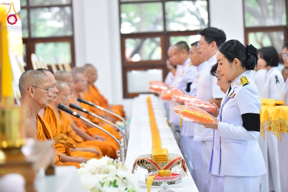 ภาพ No.280708:วันศุกร์ที่ 12 ธันวาคม พ.ศ.2568 พิธีบำเพ็ญกุศลปัญญาสมวาร (50 วัน) อุทิศถวายพระราชกุศลแด่ “พระพันปีหลวง” ณ วัดพระธรรมกาย