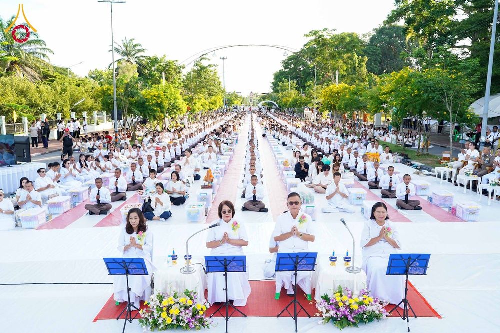 ภาพ No.349138:วันอาทิตย์ที่ 13 กันยายน พ.ศ. 2569 ตักบาตรพระ 1,000 รูป ยะลา ถวายเป็นพุทธบูชาเเละพระราชกุศล  ทำบุญเมืองยะลา 235 ปี  ณ ถนนสุขยางค์ (เฉลิมพระเกียรติ)  อำเภอเมือง จังหวัดยะลา