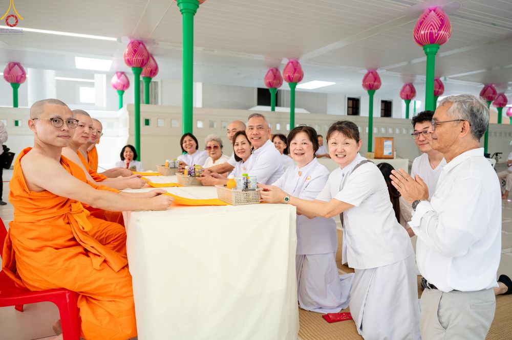 ภาพ No.338887:วันที่ 11 กรกฎาคม พศ.2569 พิธีบรรพชาอุปสมบท โครงการอุปสมบทหมู่ธรรมทายาทนานาชาติ  IDOP รุ่นที่ 21 (ภาษาจีน)  จากประเทศจีน มาเลเซีย สิงคโปร์ และไต้หวัน , โครงการบรรพชาสามเณรโรงเรียนนานาชาติ รุ่นที่ 15