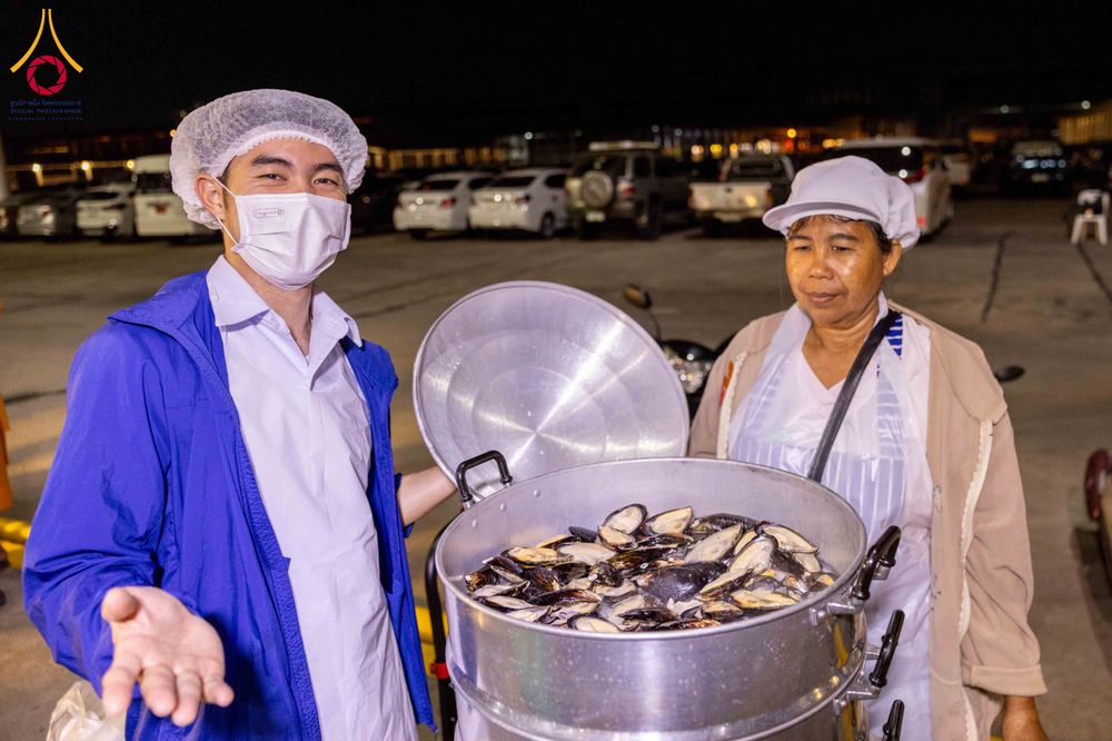 ภาพ No.303423:วันที่ 27 มกราคม พ.ศ. 2569 พิธีถวายภัตตาหารเป็นสังฆทาน แด่พระธรรมยาตรา ณ วัดพระธรรมกาย  จังหวัดปทุมธานี ในโครงการธรรมยาตรา กตัญญูบูชา มหาปูชนียาจารย์ พระมงคลเทพมุนี(สด จนฺทสโร) พระผู้ปราบมาร อนุสรณ์สถาน 7 แห่ง ปีที่ 14