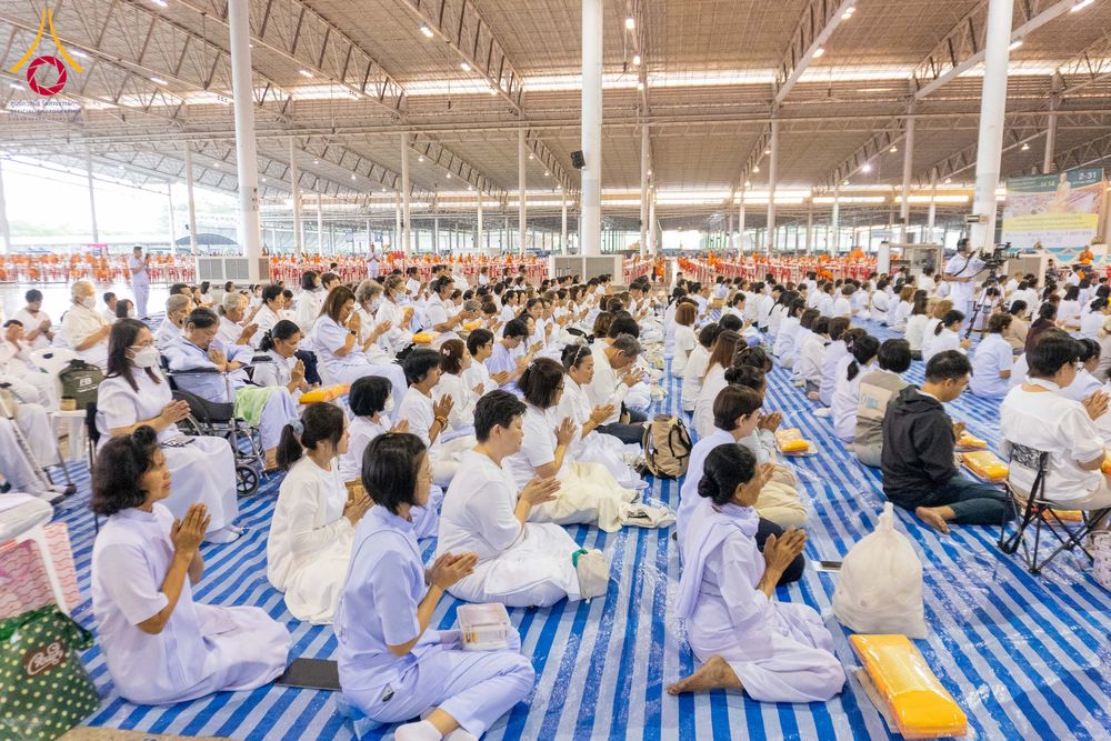 ภาพ No.279090:วันที่ 2 มกราคม พ.ศ.2569 พิธีถวายภัตตาหารเป็นสังฆทาน แด่พระธรรมยาตรา ณ วัดพระธรรมกาย ปทุมธานี ในโครงการธรรมยาตรา กตัญญูบูชา มหาปูชนียาจารย์ พระมงคลเทพมุนี(สด จนฺทสโร) พระผู้ปราบมาร อนุสรณ์สถาน 7 แห่ง ปีที่ 14