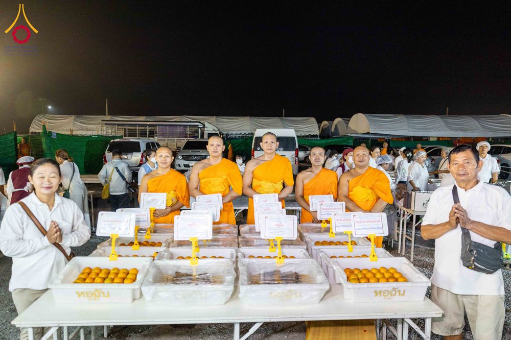 ภาพ No.298453:วันที่ 20 มกราคม พ.ศ. 2569 พิธีถวายภัตตาหารเป็นสังฆทาน แด่พระธรรมยาตรา ณ อนุสรณ์สถานบางปลา วัดบางปลา อำเภอบางเลน จังหวัดนครปฐม ในโครงการธรรมยาตรา กตัญญูบูชา มหาปูชนียาจารย์ พระมงคลเทพมุนี(สด จนฺทสโร) พระผู้ปราบมาร อนุสรณ์สถาน 7 แห่ง ปีที่ 14