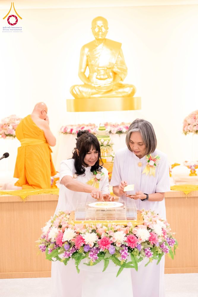 ภาพ No.319175:วันที่ 29 มีนาคม พ.ศ.2569 พิธีอัญเชิญรูปหล่อพระมงคลเทพมุนี (สด จนฺทสโร) ประดิษฐาน ณ ห้องปฏิบัติธรรม “มงคลรัตนโชติ”  วัดพระธรรมกายชิคาโก ประเทศสหรัฐอเมริกา