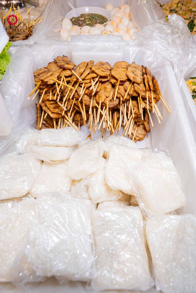 ภาพ No.303913:วันที่ 28 มกราคม พ.ศ. 2569 พิธีถวายภัตตาหารเป็นสังฆทาน แด่พระธรรมยาตรา ณ วัดพระธรรมกาย  จังหวัดปทุมธานี ในโครงการธรรมยาตรา กตัญญูบูชา มหาปูชนียาจารย์ พระมงคลเทพมุนี(สด จนฺทสโร) พระผู้ปราบมาร อนุสรณ์สถาน 7 แห่ง ปีที่ 14