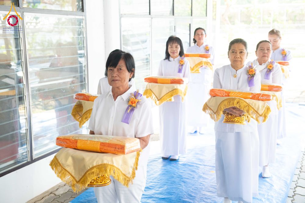 ภาพ No.278384:วันพุธที่ 10 ธันวาคม พ.ศ.2568  พิธีทอดผ้าป่าเพื่อสนับสนุนโครงการตักบาตรพระ 10,000 รูป เมืองกาญจนบุรี ณ อาคารปลูกศรัทธา วัดพระธรรมกาย