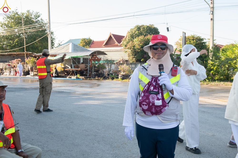 ภาพ No.301472:ภาพเบื้องหลังอาสาสมัครรวมใจ ชุดที่ 4 ในโครงการธรรมยาตรา กตัญญูบูชา มหาปูชนียาจารย์ พระมงคลเทพมุนี(สด จนฺทสโร) พระผู้ปราบมาร อนุสรณ์สถาน 7 แห่ง ปีที่ 14