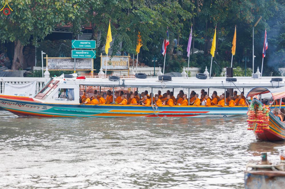 ภาพ No.299949:วันที่ 22 มกราคม พ.ศ.2569 พระธรรมยาตราปฏิบัติธรรม และถ่ายภาพหมู่ประวัติศาสตร์ ณ อาคารธรรมยาตรา กตัญญูบูชามหาปูชนียาจารย์  ตรงข้ามวัดปากน้ำภาษีเจริญ จ.กรุงเทพมหานคร ในโครงการธรรมยาตรา กตัญญูบูชา มหาปูชนียาจารย์ พระมงคลเทพมุนี(สด จนฺทสโร) พระผู้ปราบมาร อนุ