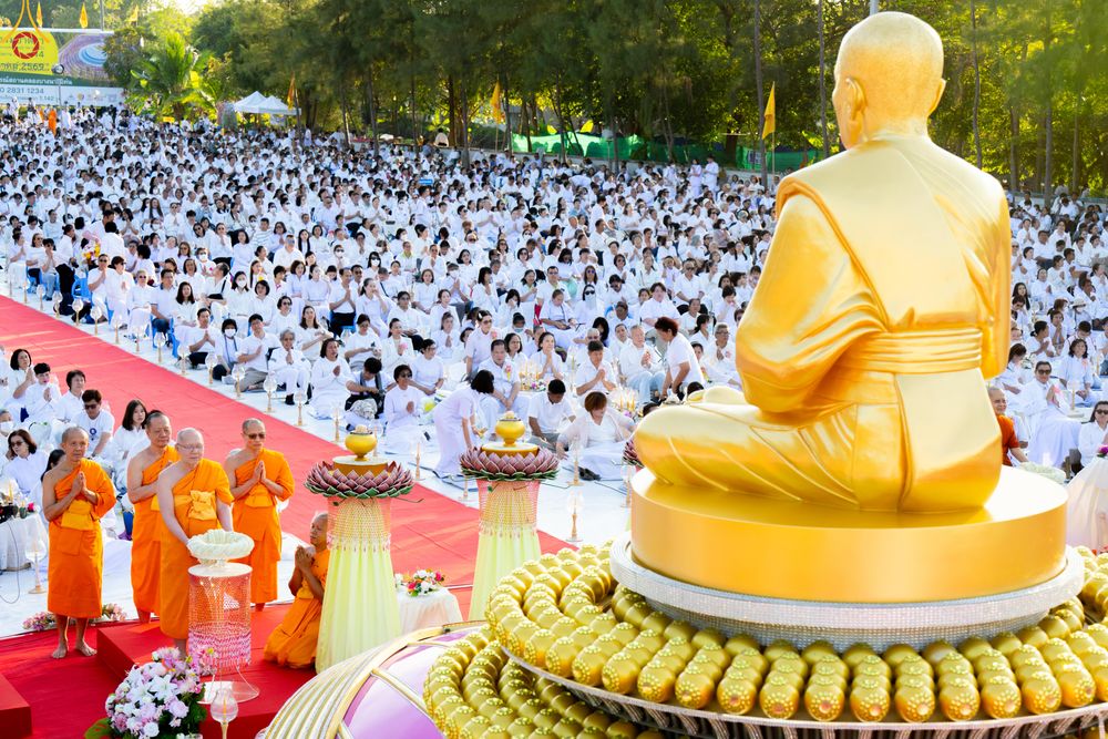 ภาพ No.291935:วันที่ 10 มกราคม พ.ศ. 2569 พิธีจุดประทีปถวายเป็นพุทธบูชา และบูชาธรรมมหาปูชนียาจารย์  ณ อนุสรณ์สถานคลองบางนางแท่น อ.สามพราน จ.นครปฐม ในโครงการธรรมยาตรา กตัญญูบูชา มหาปูชนียาจารย์ พระมงคลเทพมุนี(สด จนฺทสโร) พระผู้ปราบมาร อนุสรณ์สถาน 7 แห่ง ปีที่ 14