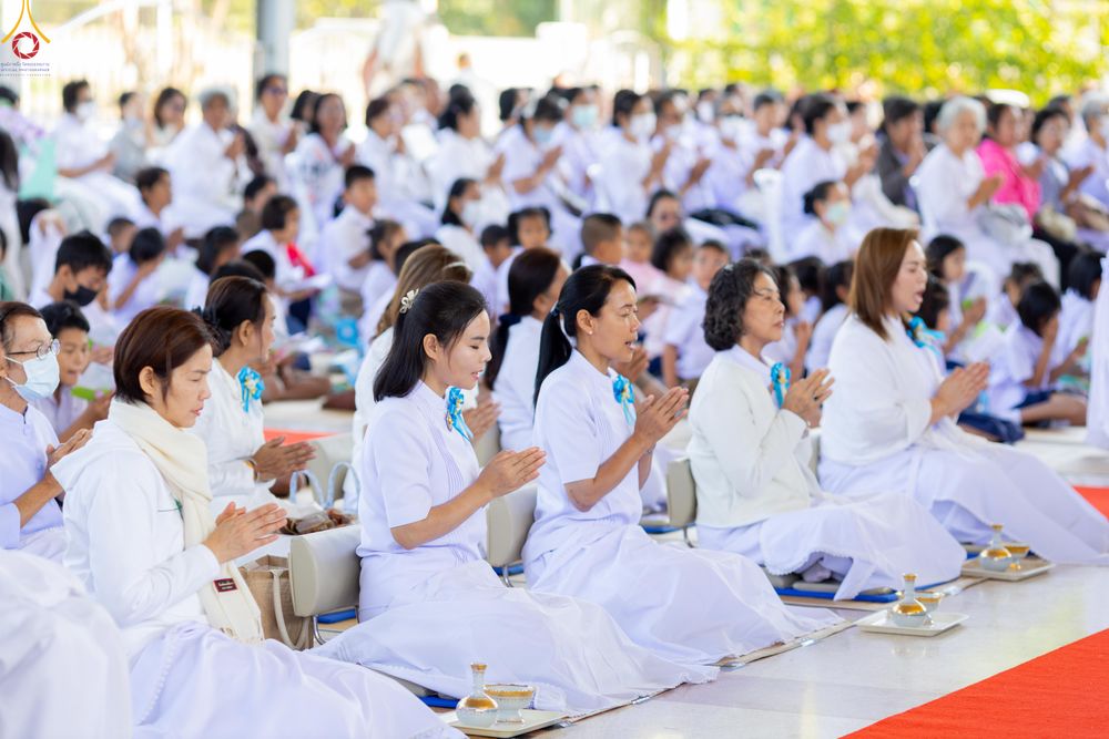 ภาพ No.293311:วันที่ 12 มกราคม พ.ศ. 2569 พิธีทอดผ้าป่าทำนุบำรุงศาสนสถาน ณ วัดพรสวรรค์ อ.สองพี่น้อง จ.สุพรรณบุรี ในโครงการธรรมยาตรา กตัญญูบูชา มหาปูชนียาจารย์ พระมงคลเทพมุนี(สด จนฺทสโร) พระผู้ปราบมาร อนุสรณ์สถาน 7 แห่ง ปีที่ 14