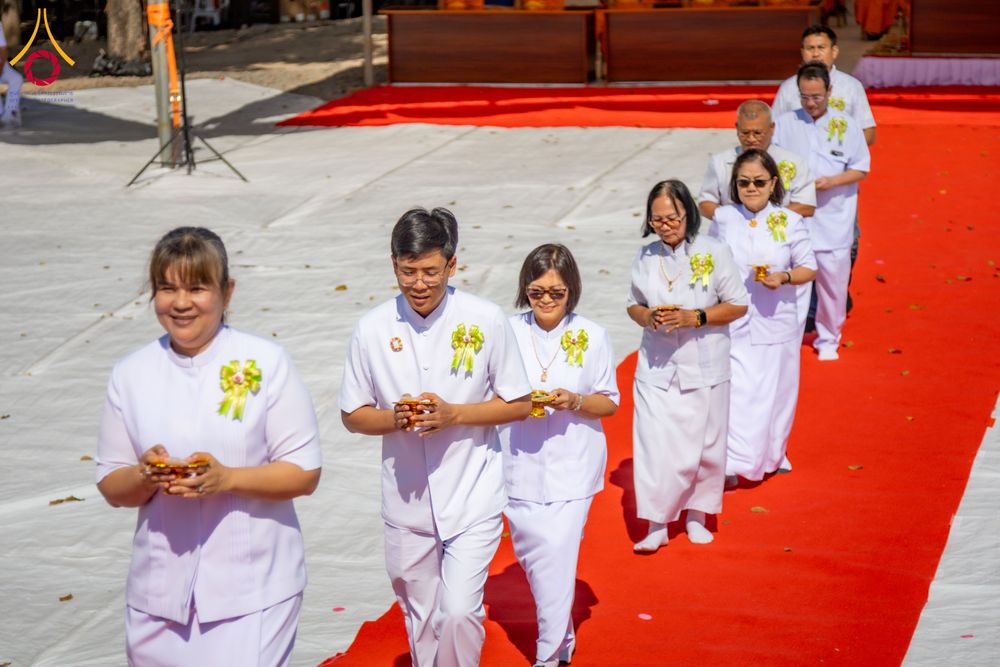 ภาพ No.285800:วันพุธที่ 10 ธันวาคม พ.ศ.2568  พิธีตอกเสาเข็มมงคลต้นสุดท้าย รองรับองค์พระเจดีย์เพื่อสร้างสันติภาพโลก ณ ศูนย์ปฏิบัติธรรมและศูนย์อบรมเยาวชน ชัยนาท