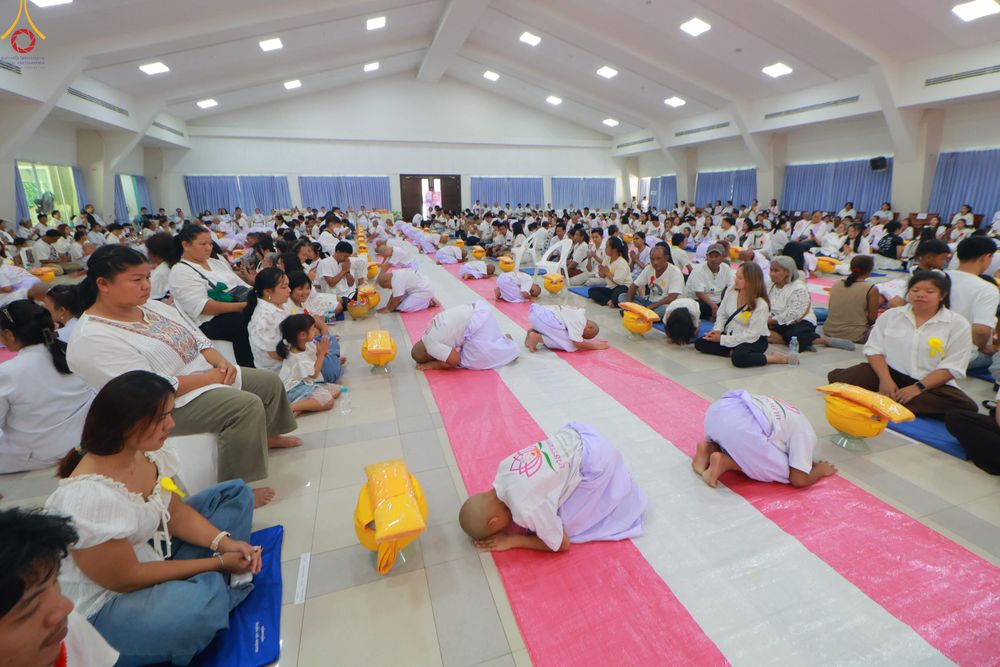 ภาพ No.320148:วันเสาร์ที่ 4 เมษายน 2569 พิธีตัดปอยผม ขอขมาผู้ปกครอง  มอบบาตร-ผ้าไตร และพิธีบรรพชาสามเณร 87 รูป  ณ ศูนย์ปฏิบัติธรรมระยอง(บ้านช่องลม)  ต.บางบุตร อ.บ้านค่าย จ.ระยอง